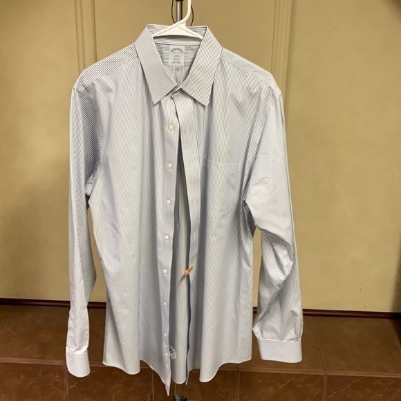 Brooks Brothers Regent Non-Iron Dress Shirt size 16 1/2 - 6-7 - Picture 1 of 4